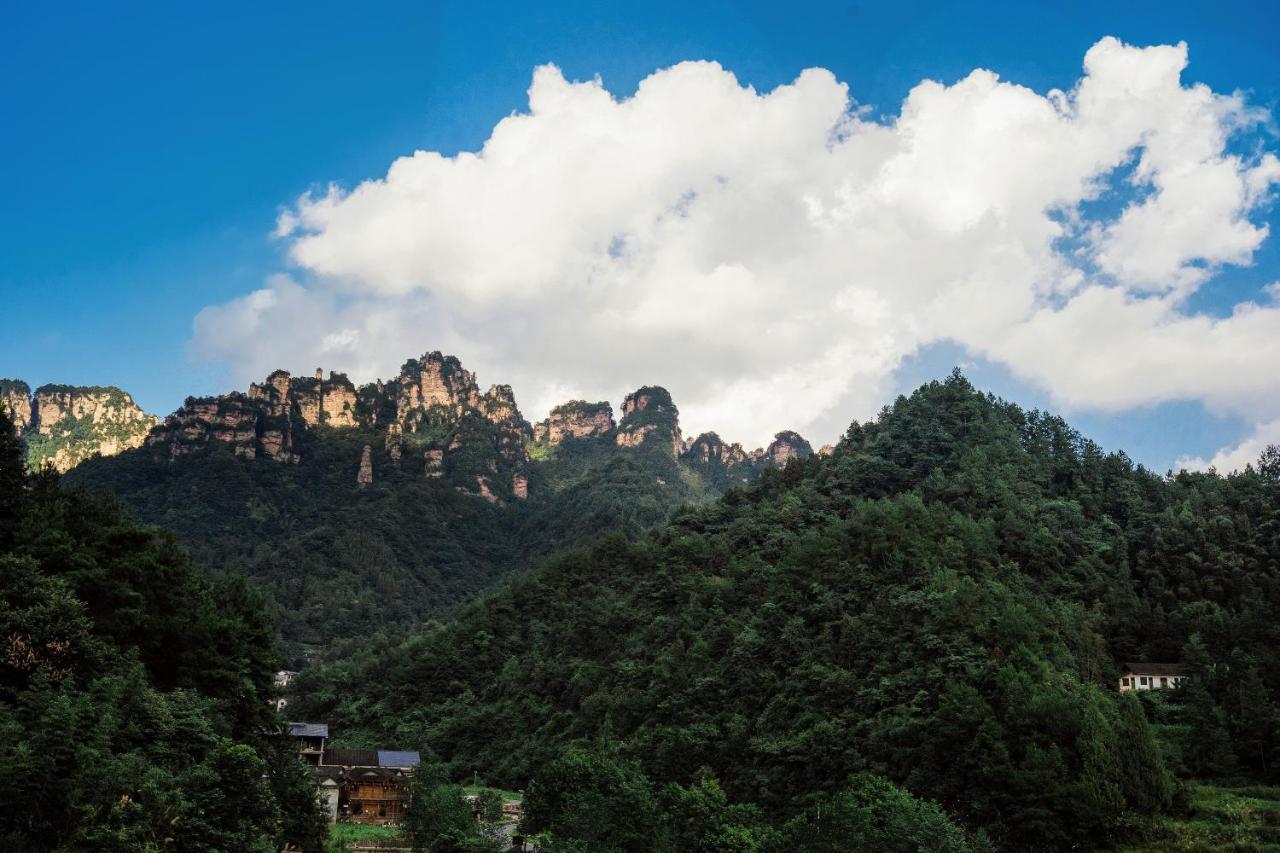 ז'אנגג'יאג'י Whispering Mountains Boutique Hotel מראה חיצוני תמונה
